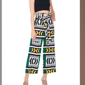 Print belted slacks.